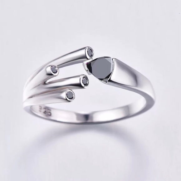 Ring - Picture 5 of 6